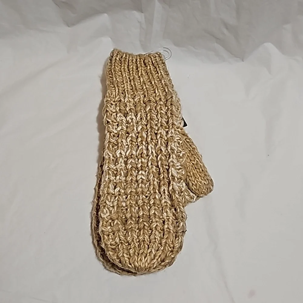 Universal Thread Women's One Size Tan Mittens New